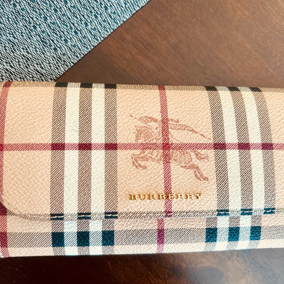 Burberry wallet 💯 authentic - Picture 9 of 9